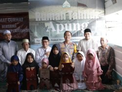 Penuhi Permintaan Anak Nelayan, Kapolres Metro Jakut Serahkan Puluhan Meja Al-Quran