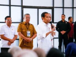 Wali Kota Benyamin Dampingi Presiden Jokowi Serahkan Bantuan Pangan di Tangsel