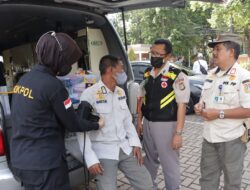 Polres Metro Jakbar Gelar Kegiatan Bhakti Kesehatan Pengobatan Umum Gratis di Kecamatan Cengkareng