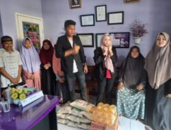 Peduli kasih Mahasiswa UIJ bagikan beras dan sembako di panti asuhan