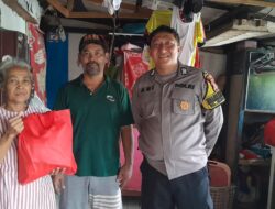 Kapolsek Ciputat Timur Salurkan Santunan kepada Buruh Cuci Gosok