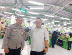 Bhabinkamtibmas Kelurahan Cipayung Sambangi TipTop Ciputat Berikan Pesan Kamtibmas