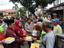 Forkopimda Kabupaten Cirebon Kompak Masak Bersama Hingga Patroli Ngabuburit Dan Berbagi Sembako