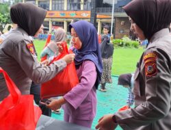 Ratusan Warga Antusias Padati Bazar Murah Ramadhan Polresta Cirebon