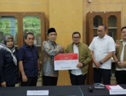 Bersama Kemensos, BNPB dan DPR RI, Pilar Saga Ichsan Serahkan Bantuan Sosial untuk Masyarakat