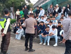 Polisi Bubarkan Pelajar SMA yang Mau Bagi-bagi Takjil di Jalan Boulevard Bintaro, Kompol Bambang AS: Niatnya Baik, Caranya Salah