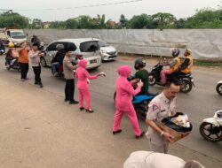 Polsek Cisauk Gelar Kegiatan Berbagi Takjil dalam Rangka Bulan Suci Ramadhan
