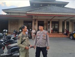 Kasium Polsek Majalengka Kota Lakukan Dialog Dengan Anggota Satpol PP Di Halaman Masjid Tonjong