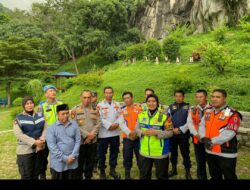 Kapolresta Cirebon Patroli Roda Dua Dan Beri Bantuan PJU Di Dua Desa