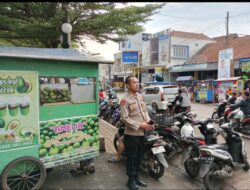 Polsek Cikijing Amankan Ngabuburit Di Pasar Cikijing