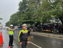 Sat Latas Polres Tangerang Selatan Monitoring Arus Balik Mudik dari Dalam Tol Jakarta-Tangerang Menuju Merak