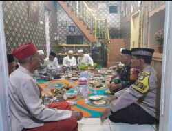 Mempererat Tali Silaturahmi, Bhabinkamtibmas dan Babinsa Halal Bihalal Bersama Warga