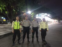 Anggota Unit Turjawali Sat Samapta Polres Tangerang Selatan Melakukan Patroli dan Sambang di Ruko Pasar Modern BSD