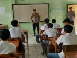 Polri Peduli Generasi Bangsa Kapolsek Talun Berikan Penyuluhan Kepada Pelajar SMK