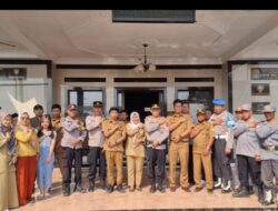 Polsek Talun Polresta Cirebon Ngopi Aspirasi Jumat Curhat Bersama Masyarakat Desa Cirebon Girang