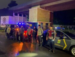Patroli Cipkon, Polsek Pamulang Bubarkan Remaja Yang Sedang Minum Miras