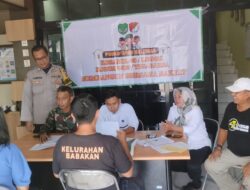 Bhabinkamtibmas Polsek Legok Monitoring Pembagian Beras Bantuan Sosial