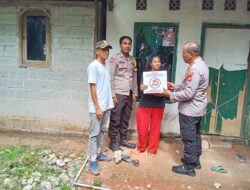Penyaluran Bantuan Sosial dalam Rangka HUT Bhayangkara ke-78 di Polsek Legok