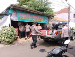 Pembagian Sembako dalam Rangka HUT Bhayangkara ke-78 Oleh Polsek Ciputat Timur