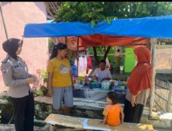 Polwan Polsek Sukahaji Sambangi Ibu – Ibu Pedagang Lotek Berikan Himbauan Kamtibmas