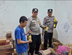 Patroli Terpadu Polresta Cirebon Sita Puluhan Botol Miras