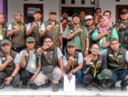 Bhabinkamtibmas Desa Suradita Bersama Babinsa Pantau Acara Pemilihan Ketua RW