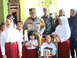 Peringati Hari Anak Nasional Kapolresta Cirebon Kunjungi SLB ABCD Bina Mandiri