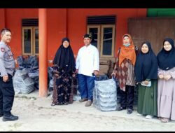 Kapolresta Cirebon Berikan Bantuan Meja Dan Kursi Ke LPI Al Hidayah Ciledug