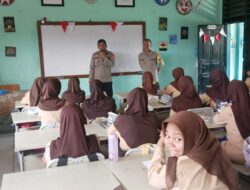 Polsek Kelapa Dua Sosialisasikan Kamtibmas di SMP Negeri 2 Melalui Program Police Go To School