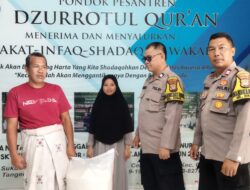 Kapolsek Ciputat Timur Berikan Santunan di Pondok Pesantren Zurotul Qur’an