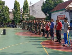 Bhabinkamtibmas Polsek Pamulang Ikuti Karya Bakti HUT TNI ke-79 di Kelurahan Pondok Benda