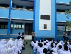 Bhabinkamtibmas Ajak Siswa SMPN 9 Tangsel Hindari Kenakalan Remaja Lewat Police Go To School
