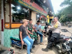 Perkuat Keamanan Desa, Bhabinkamtibmas dan Babinsa Sambangi Warga Lengkong Kulon