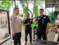 Sambang Warga, Bhabinkamtibmas Polsek Kelapa Dua Tegaskan Pentingnya Kondusifitas Pasca Pilkada