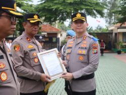 Kapolres Tangsel Berikan Penghargaan kepada Satfung dan Polsek Jajaran atas Kinerja Terbaik