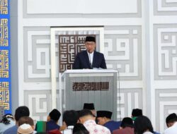 Idulfitri 1446 H, Sekda Bambang Ikuti Salat Id di Masjid Al-Ithishom