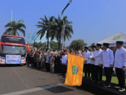 Wali dan Wakil Wali Kota, Dampingi Wagub Lepas 393 Calhaj Kota Tangerang
