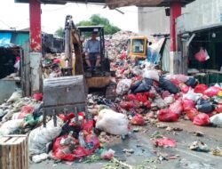 DLH Tangsel Gelar Operasi Bersih Berkala di Pasar Cantik Ciputat