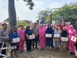 Peringati HUT Ke79 Bhayangkara, Polsek Pamulang Bersama Ibu-ibu Bhayangkari Gelar Bakti Sosial 