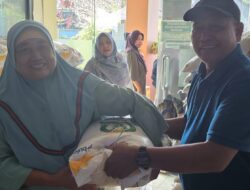 Penyaluran Bantuan Beras 20 Kg Kelurahan Neroktog Kota Tangerang Berjalan Tertib dan Lancar