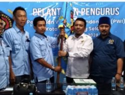 Ketua PWI Banten Lantik Pengurus PWI Kota Tangsel Periode 2025-2028