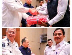 Pemkot Tangsel, Peringati HUT ke-80 RI Bagikan Ribuan Bendera Merah Putih
