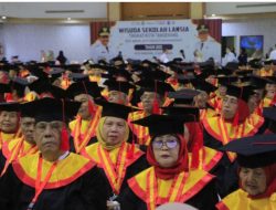 390 Lansia di Tangerang Resmi Diwisuda, Bukti Nyata Pemerintah Hadir untuk Warganya