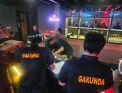 Satpol PP Tangsel Amankan 300 Botol Miras, Pelaku Terjerat Tindakan Pidana Miring