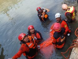Bocah Hanyut di Saluran Air Pamulang Estate Ditemukan Meninggal Dunia Setelah Pencarian 20 Jam
