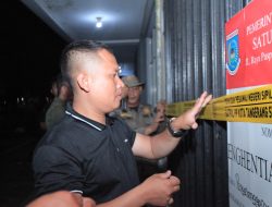 Satpol PP Tangsel Razia Ratusan Botol Miras di Wilayah Serpong Utara