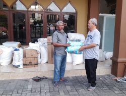 Masyarakat Ponbar Galang Dana Musibah Banjir Bandang Di Aceh, Sumut Dan Sumbar