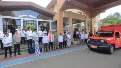 Wali Kota Tangerang Lepas Tim Gabungan Pemkot dan Masyarakat ke Sumatera