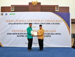 Kantah Tangsel Terima Penghargaan usai Serahkan 108 Sertipikat Elektronik BMN