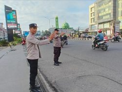 Polsek Serpong Laksanakan Gatur Lalin Pagi Hari, Antisipasi Kepadatan di U-Turn Mall WTC